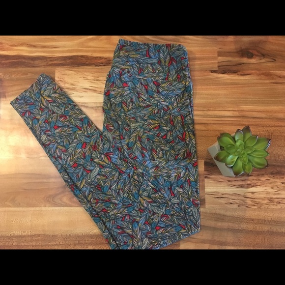 LuLaRoe Pants - Lularoe OS Feather Leggings